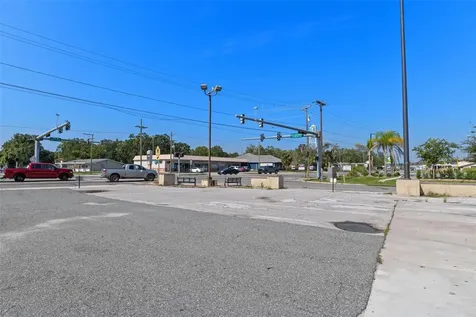 669 NE Us Highway 19 Crystal River FL 34429