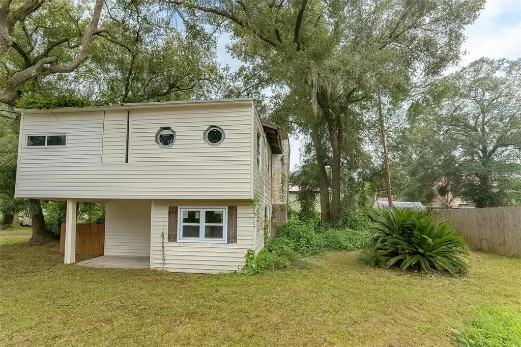 20850 SE 156th Place Umatilla FL 32784