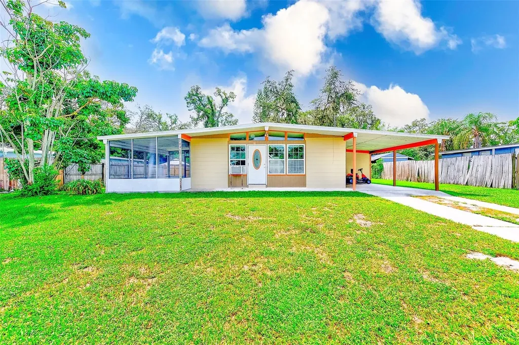 1122 Dogwood Avenue Tampa FL 33613