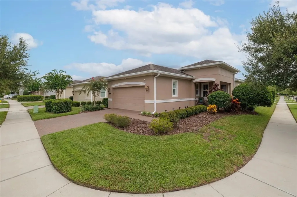 1675 Victoria Gardens Drive Deland FL 32724