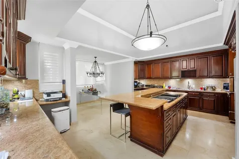 154 Calle Violeta San Juan PR 00927