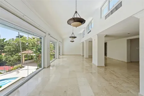 154 Calle Violeta San Juan PR 00927