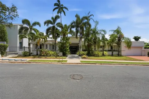 154 Calle Violeta San Juan PR 00927