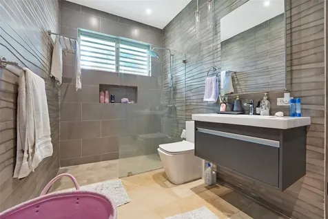 154 Calle Violeta San Juan PR 00927