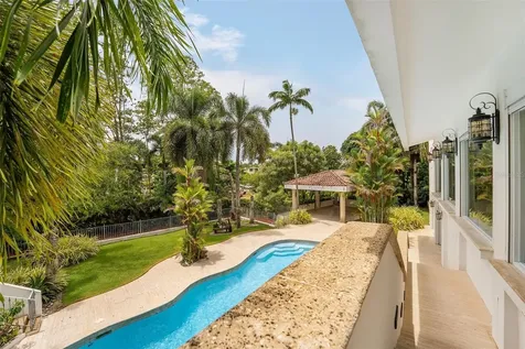 154 Calle Violeta San Juan PR 00927