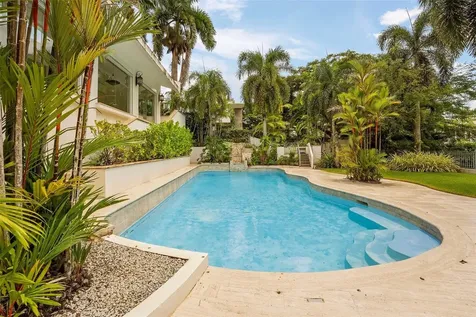 154 Calle Violeta San Juan PR 00927