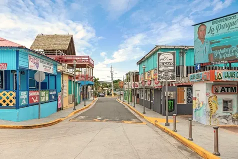 304 Avenida La Parguera Lajas PR 00667