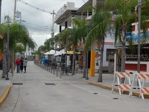 304 Avenida La Parguera Lajas PR 00667