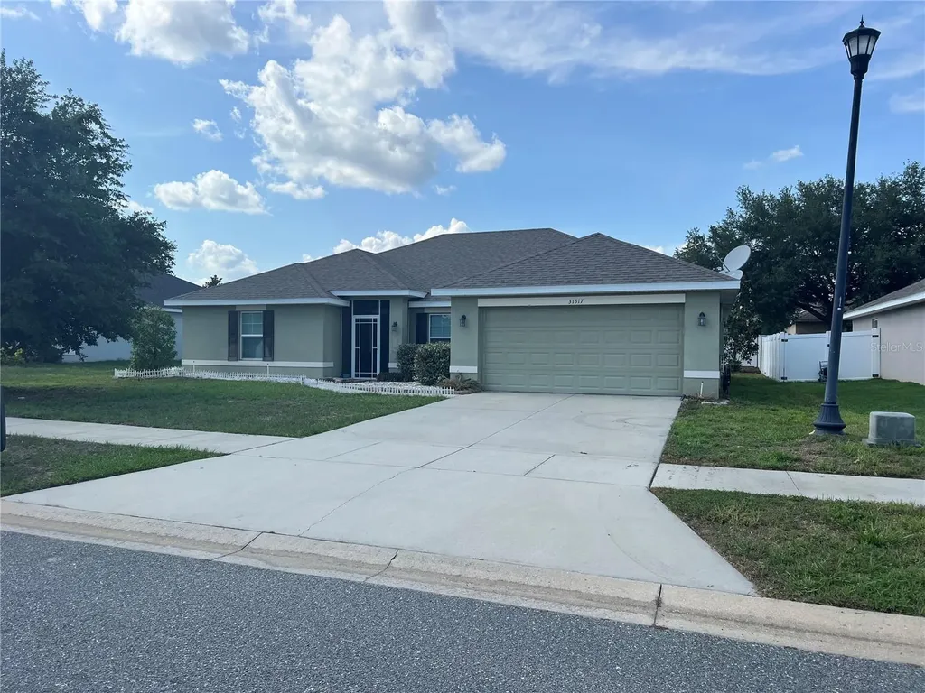 31517 Broadwater Avenue Leesburg FL 34748