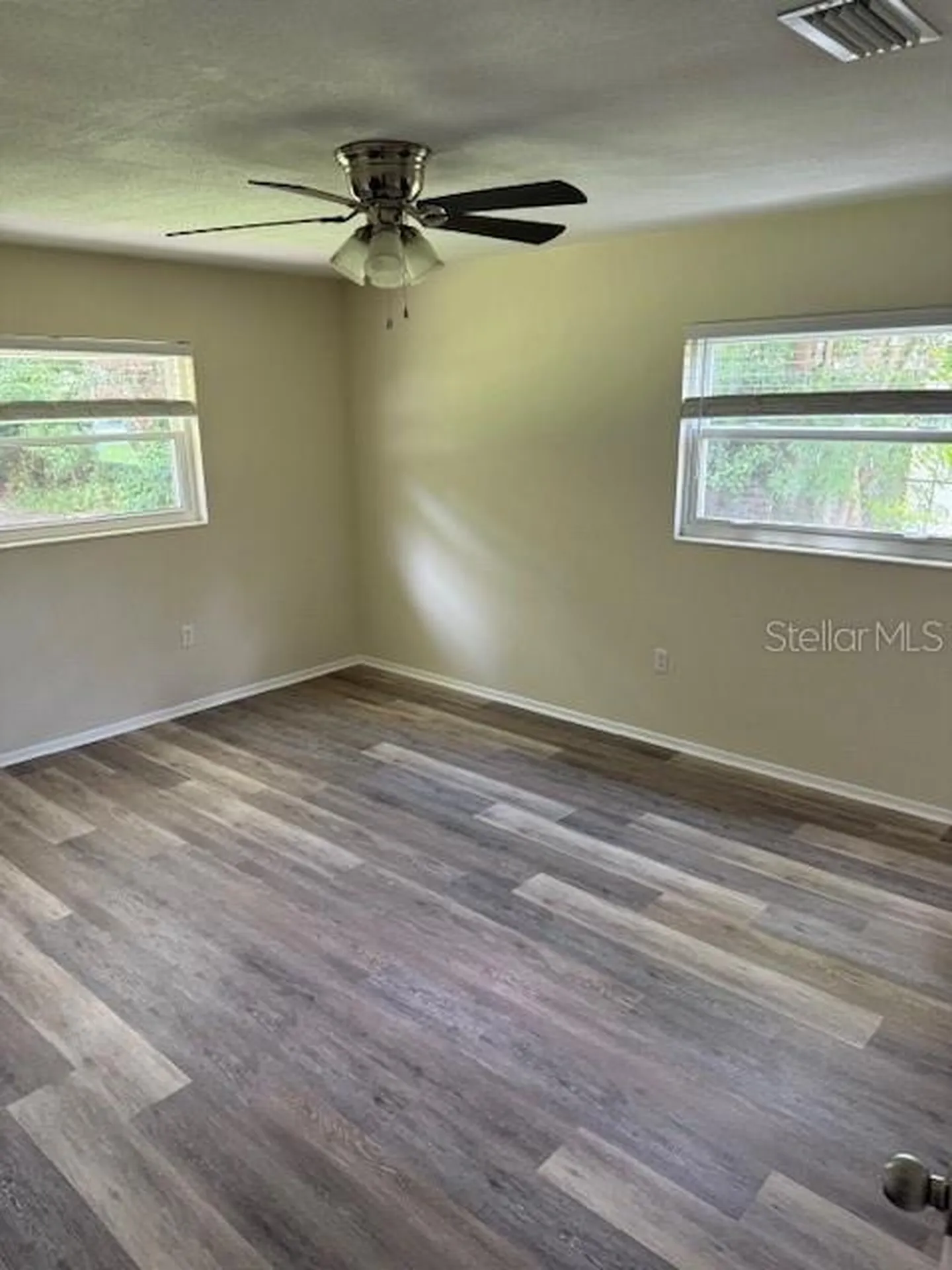 1207 N Amelia Avenue Deland FL 32724