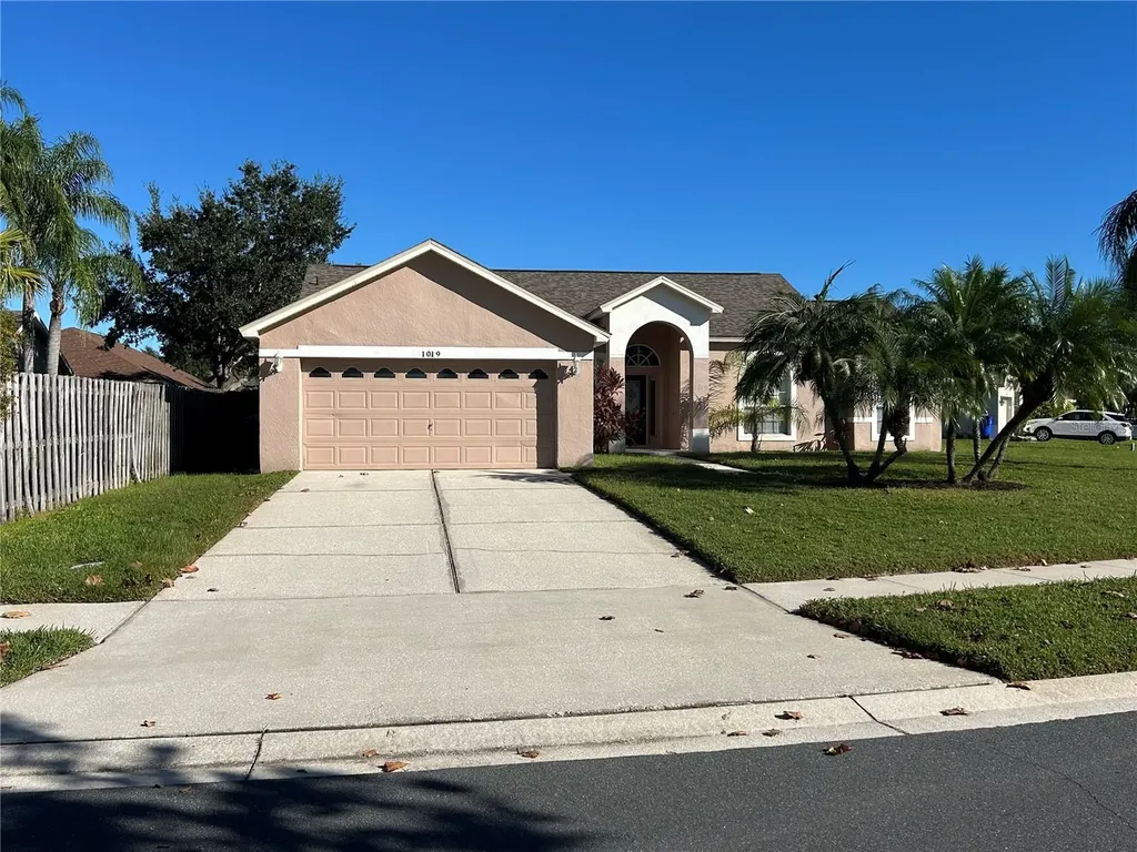 1019 Chamberlin Trail St Cloud FL 34772