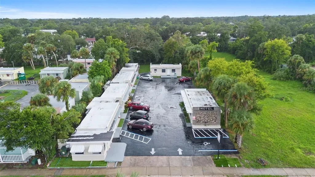 828 Ridgewood Avenue Daytona Beach FL 32117