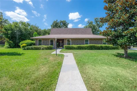 13313 Golf Crest Circle Tampa FL 33618