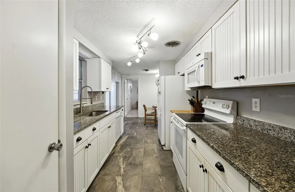 872 Mohawk Road Venice FL 34293