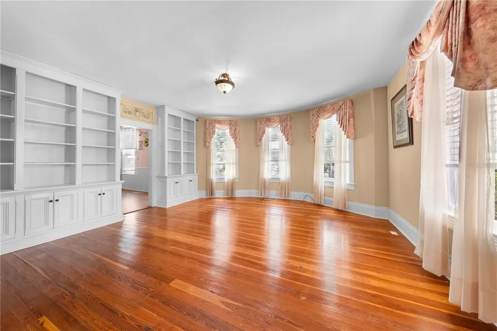 212 S Clyde Avenue Kissimmee FL 34741