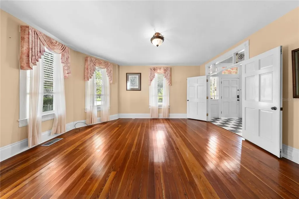 212 S Clyde Avenue Kissimmee FL 34741