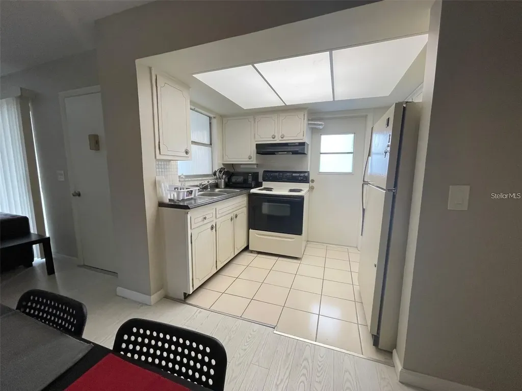 1221 Drew Street Clearwater FL 33755