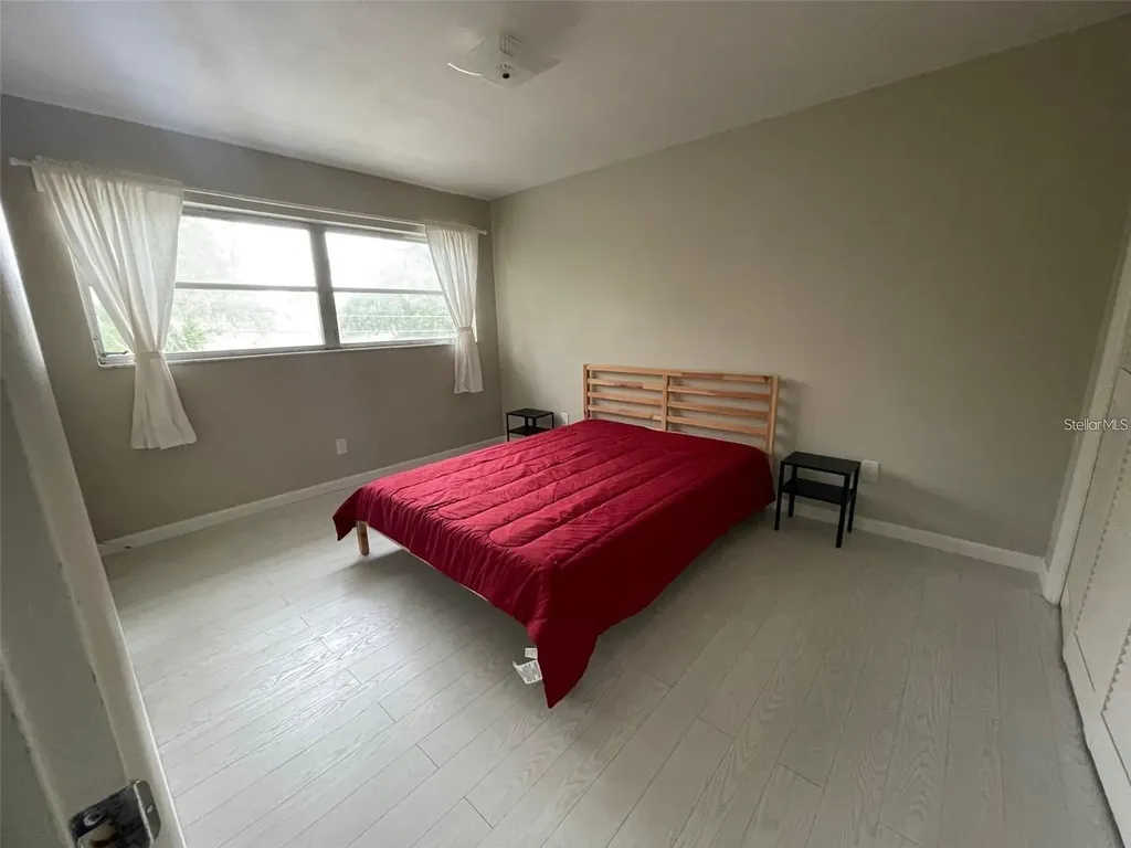 1221 Drew Street Clearwater FL 33755