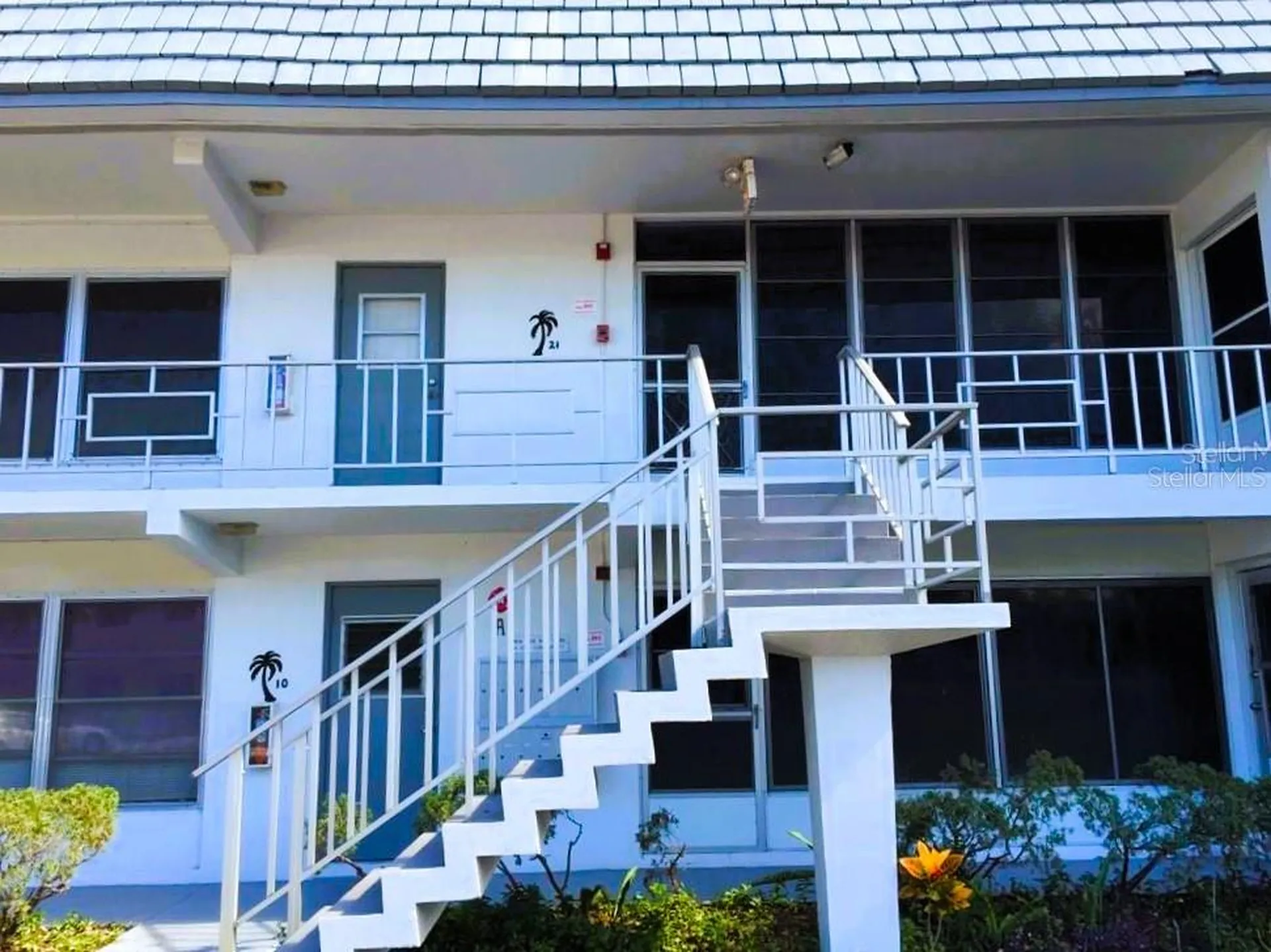 1221 Drew Street Clearwater FL 33755