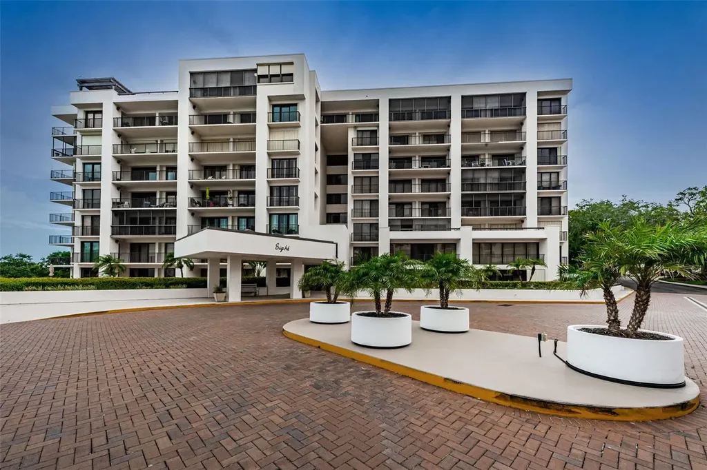 8 Belleview Boulevard Belleair FL 33756