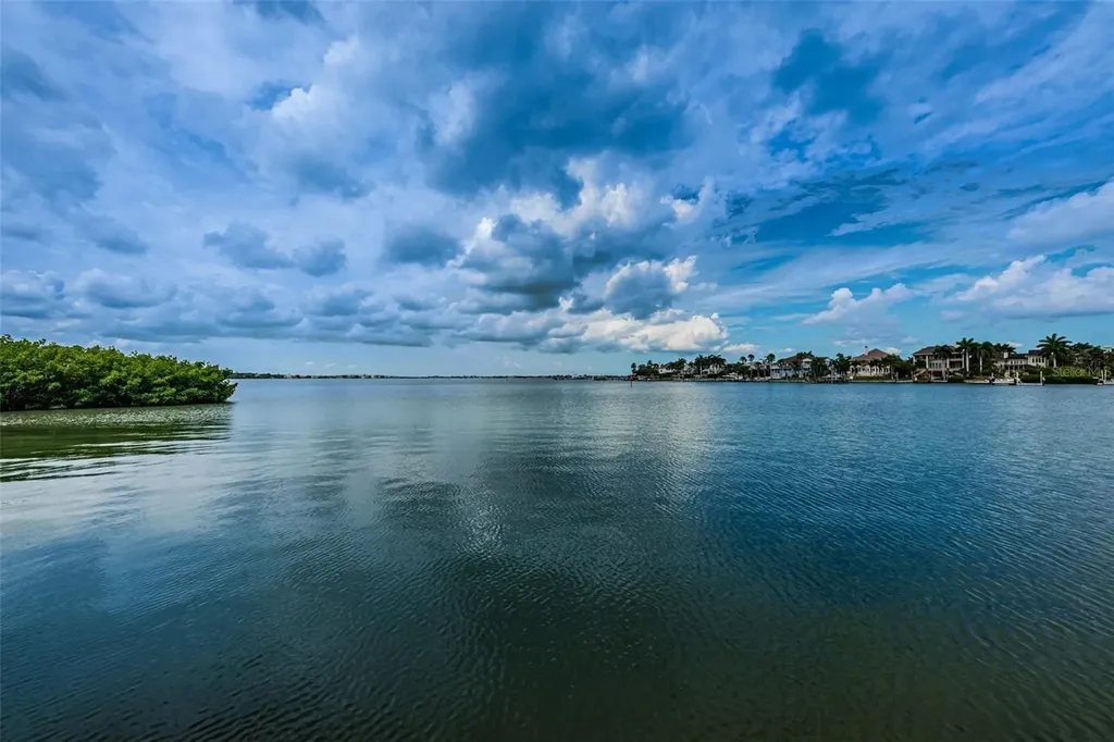 8 Belleview Boulevard Belleair FL 33756