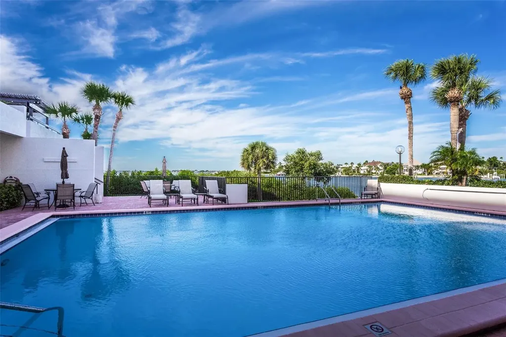 8 Belleview Boulevard Belleair FL 33756