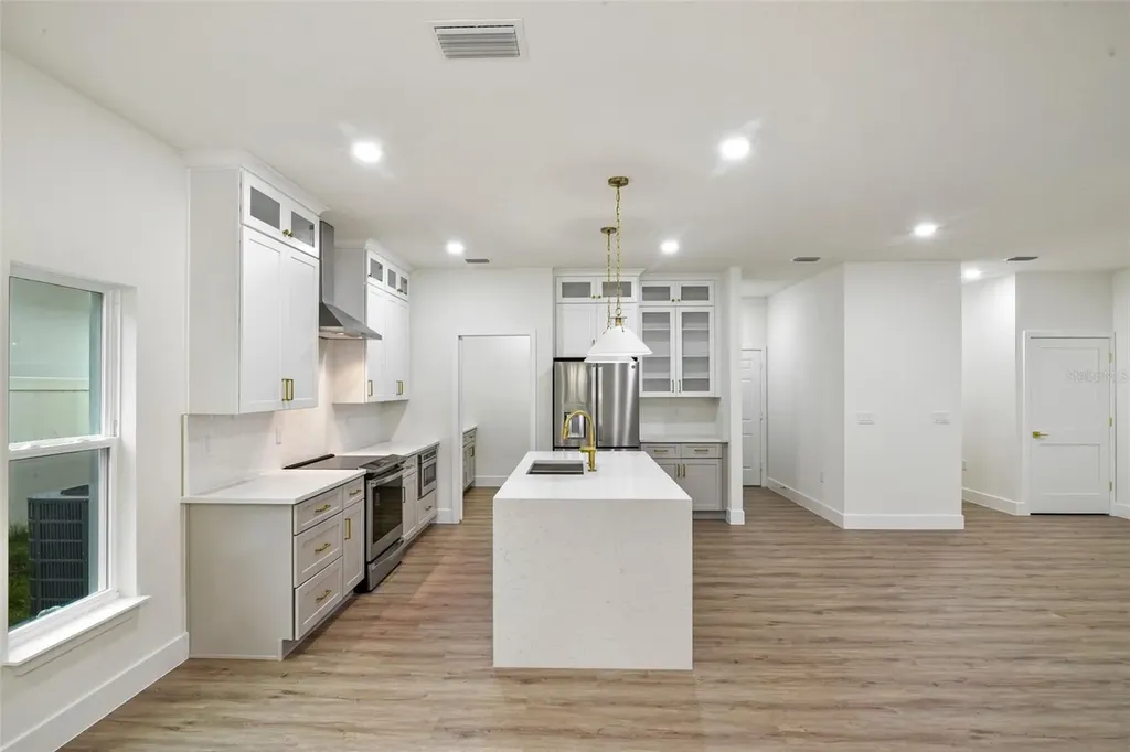 1030 Wilks Avenue Orlando FL 32809