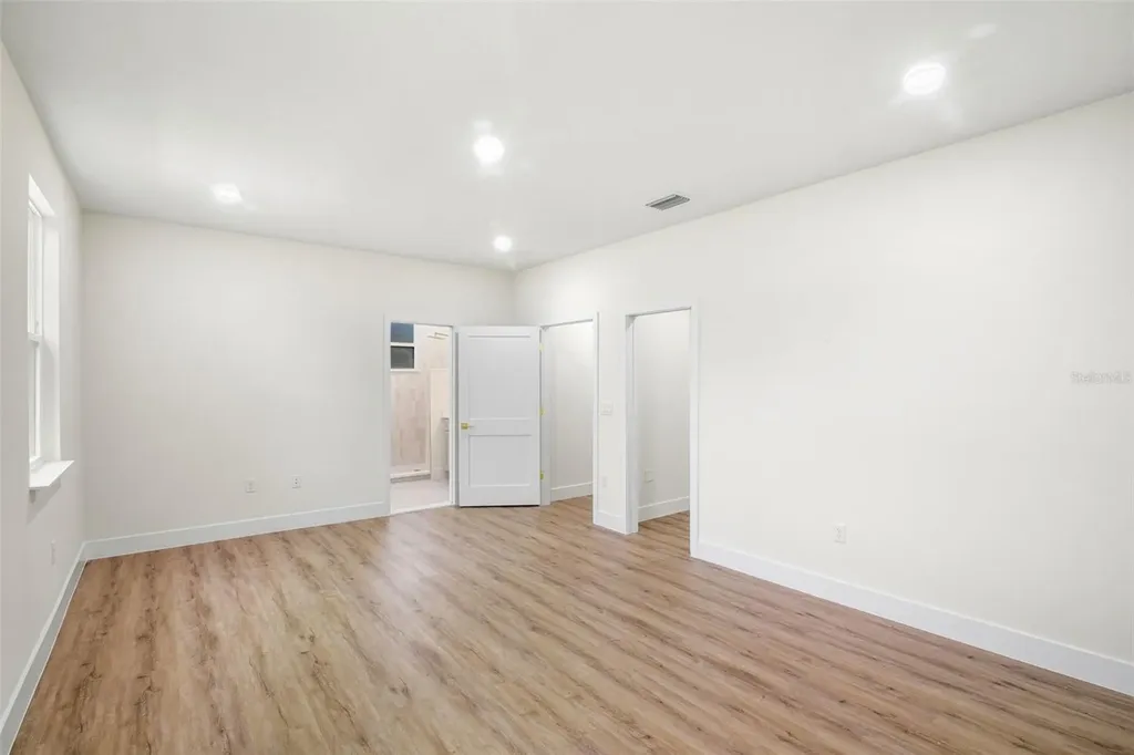 1030 Wilks Avenue Orlando FL 32809