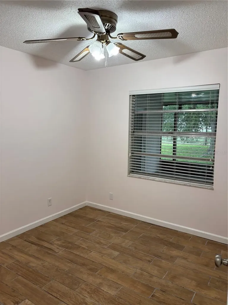 6418 W Paris Street Tampa FL 33634