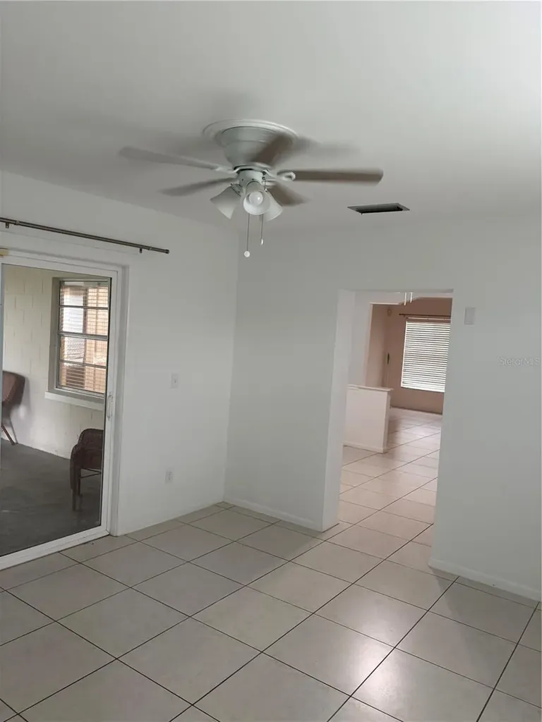 6418 W Paris Street Tampa FL 33634