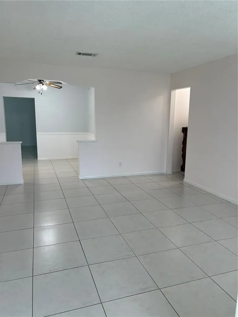 6418 W Paris Street Tampa FL 33634