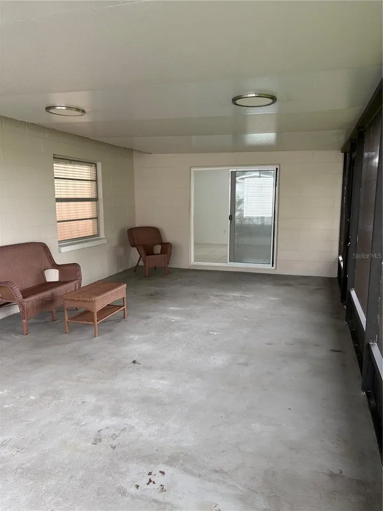 6418 W Paris Street Tampa FL 33634