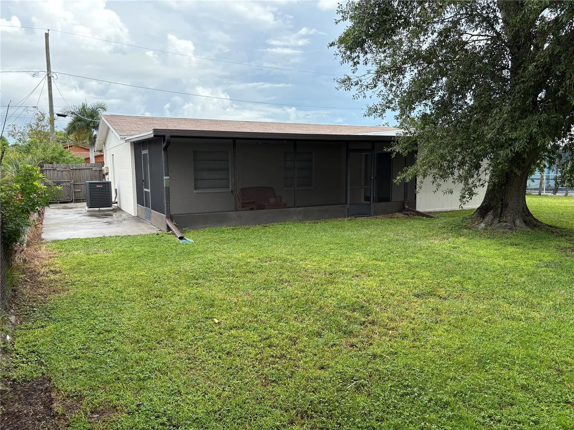 6418 W Paris Street Tampa FL 33634