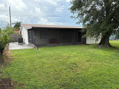 6418 W Paris Street Tampa FL 33634