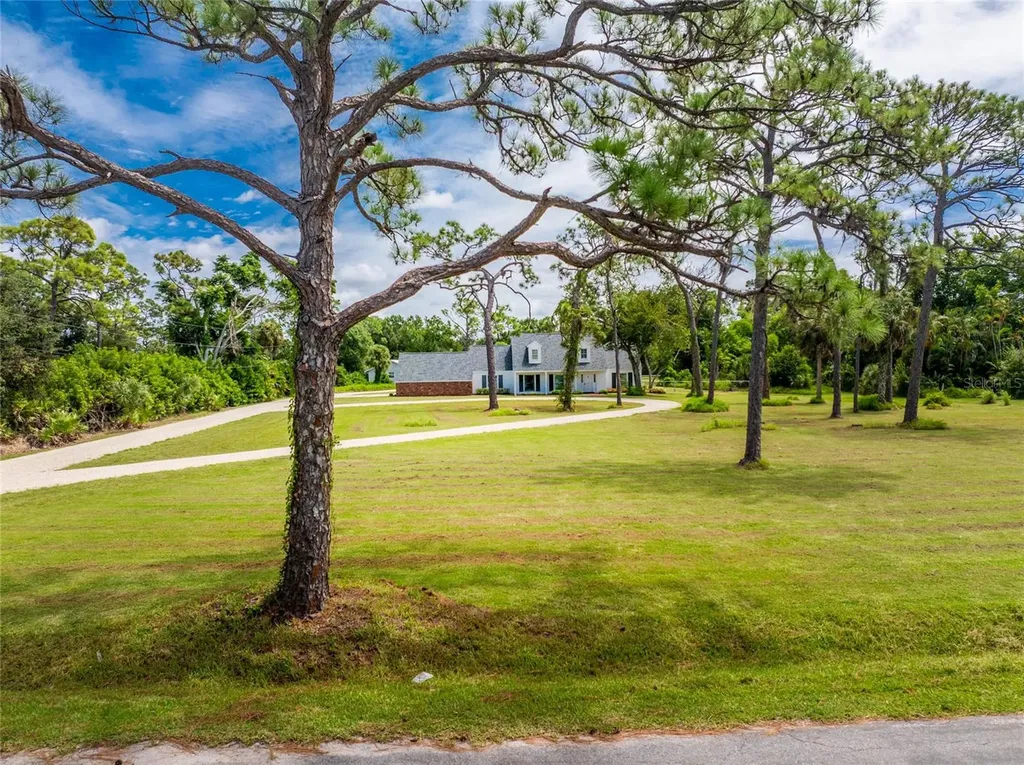 1120 Larchmont Drive Englewood FL 34223