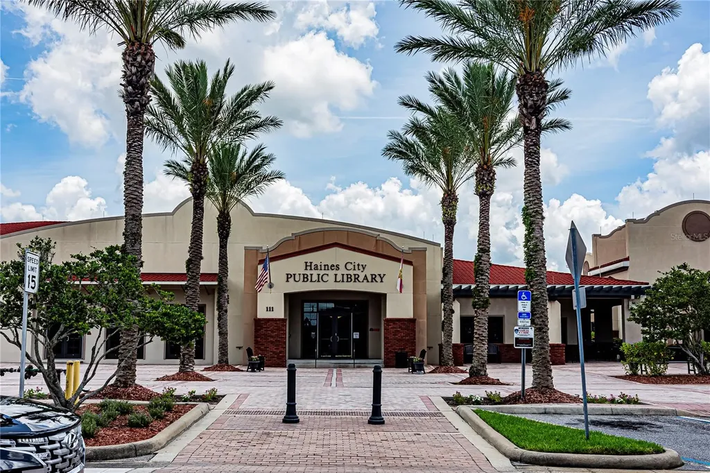 21 N 7th Street Haines City FL 33844