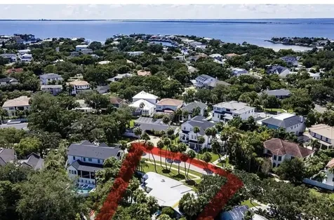 2606 S Hawthorne Circle Tampa FL 33629