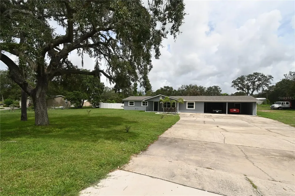 5372 E Johnson Avenue Haines City FL 33844