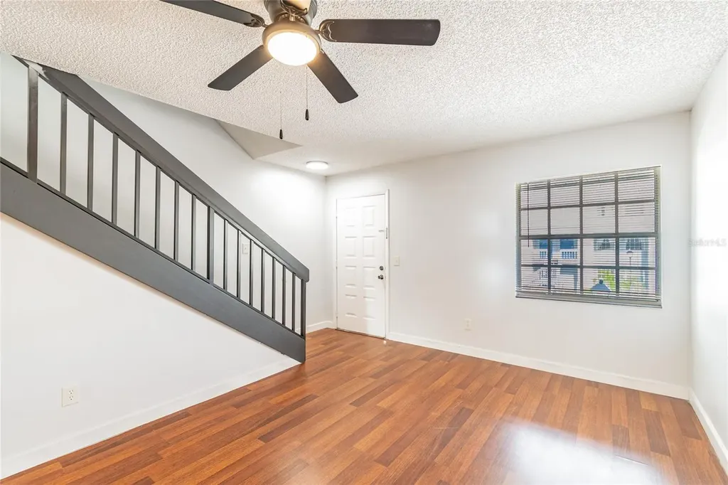 4907 W Mcelroy Avenue Tampa FL 33611