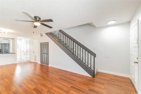 4907 W Mcelroy Avenue Tampa FL 33611