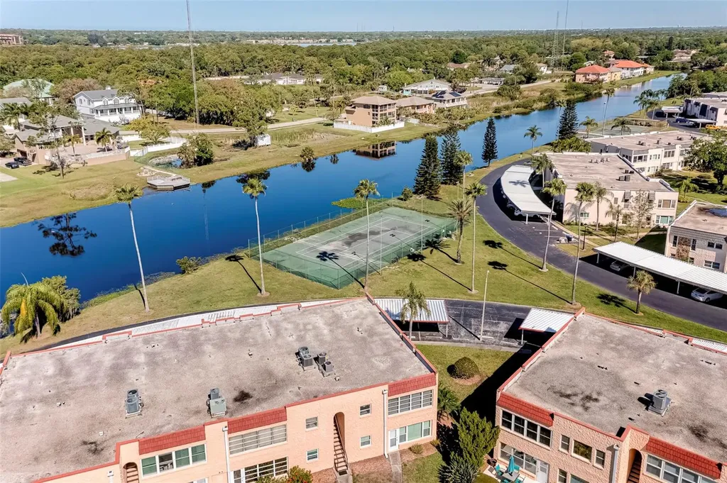 206 Dogwood Circle Seminole FL 33777