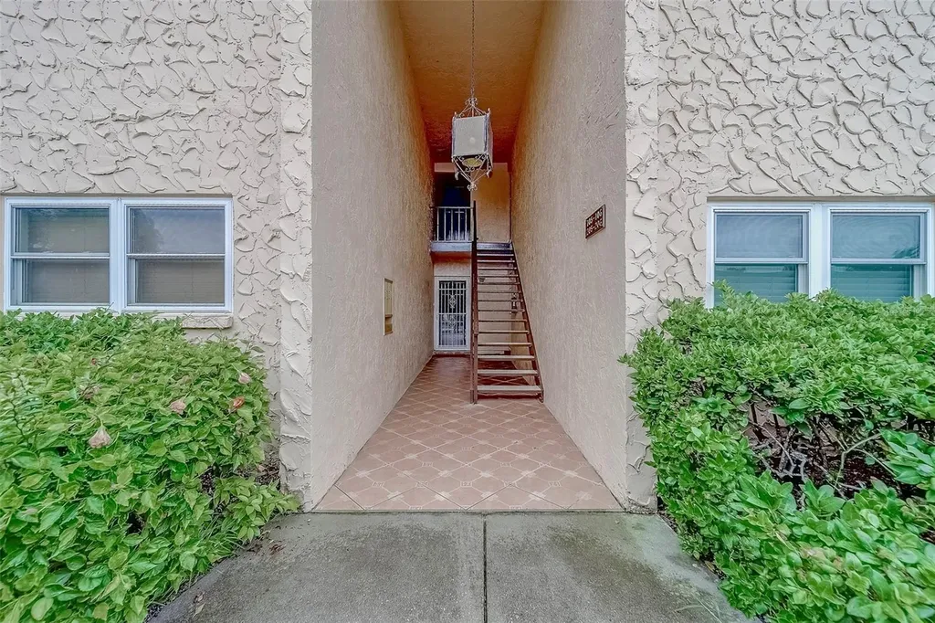 206 Dogwood Circle Seminole FL 33777