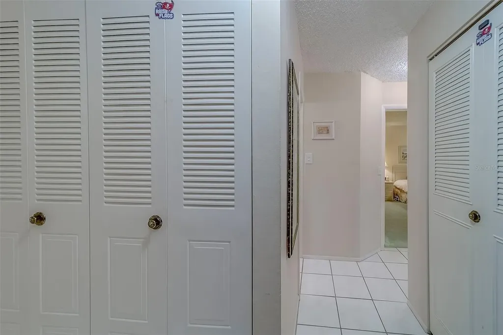 206 Dogwood Circle Seminole FL 33777
