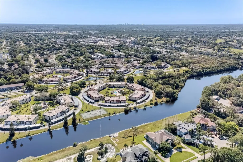 206 Dogwood Circle Seminole FL 33777