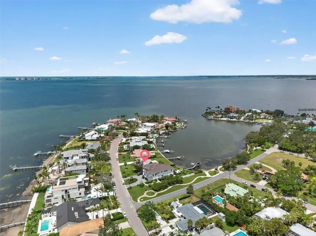 377 S Shore Drive Sarasota FL 34234