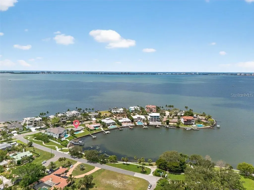 377 S Shore Drive Sarasota FL 34234