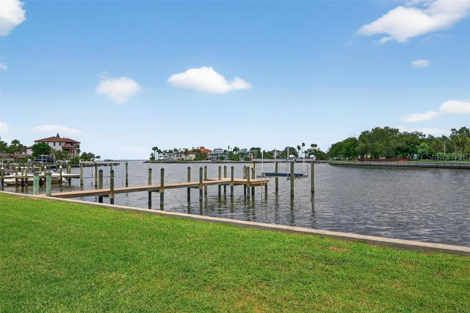 377 S Shore Drive Sarasota FL 34234