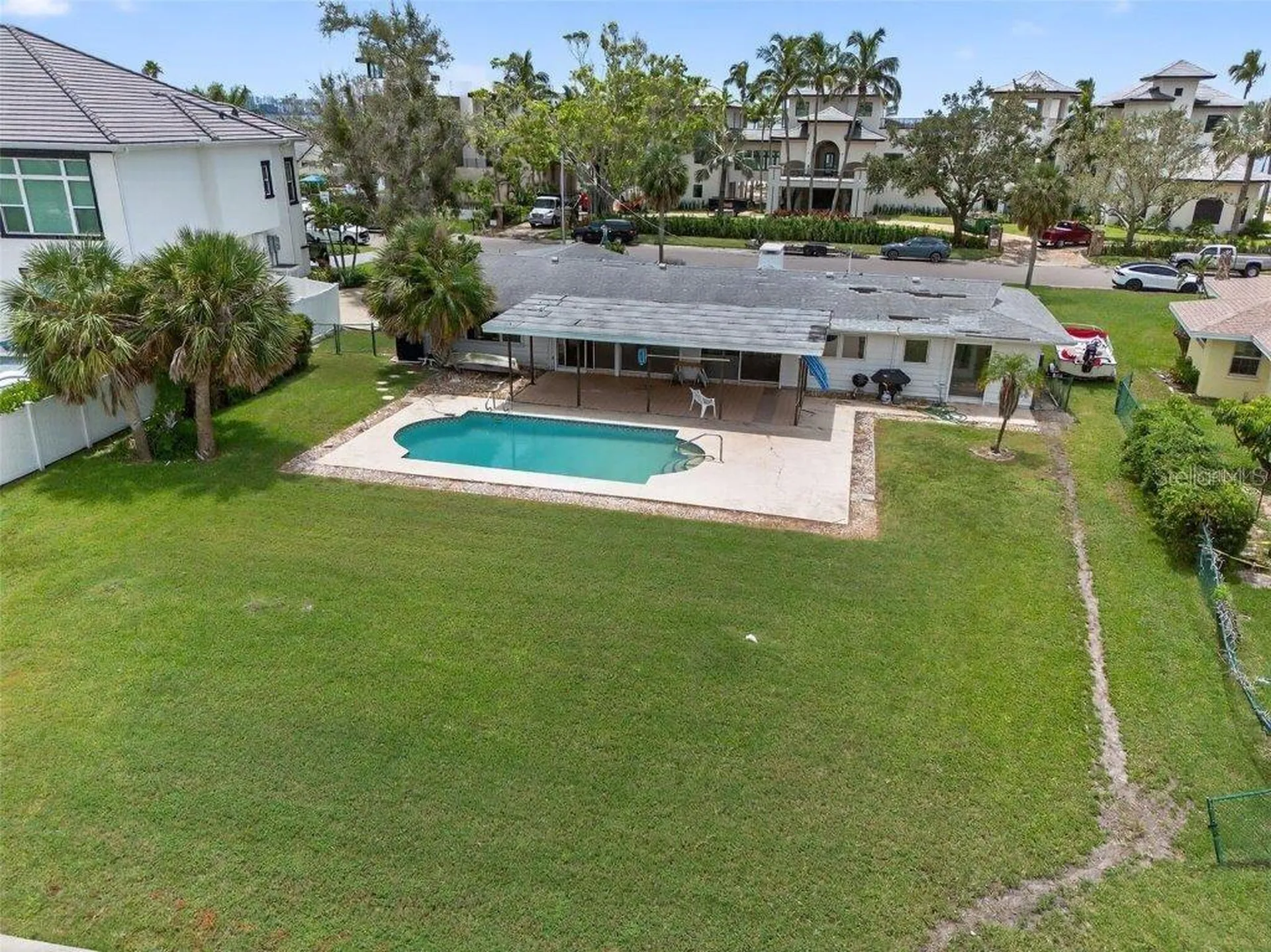 377 S Shore Drive Sarasota FL 34234