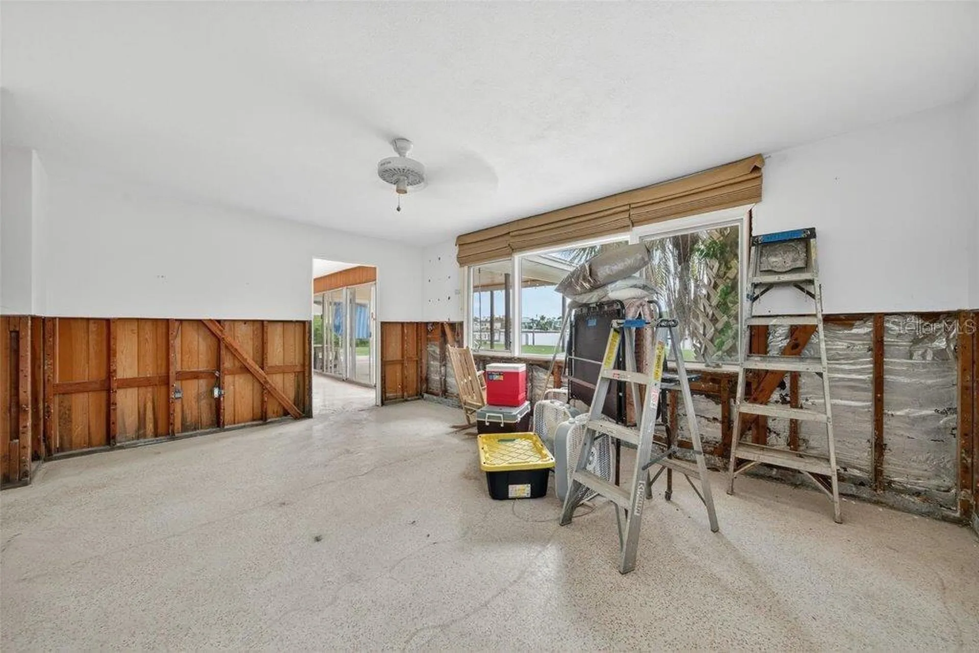 377 S Shore Drive Sarasota FL 34234