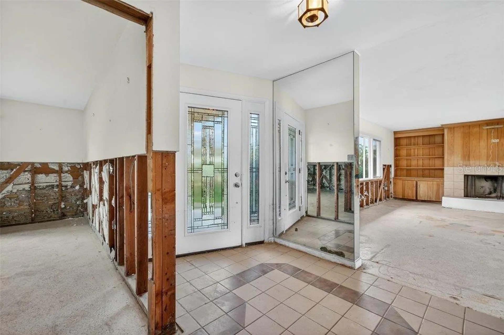 377 S Shore Drive Sarasota FL 34234